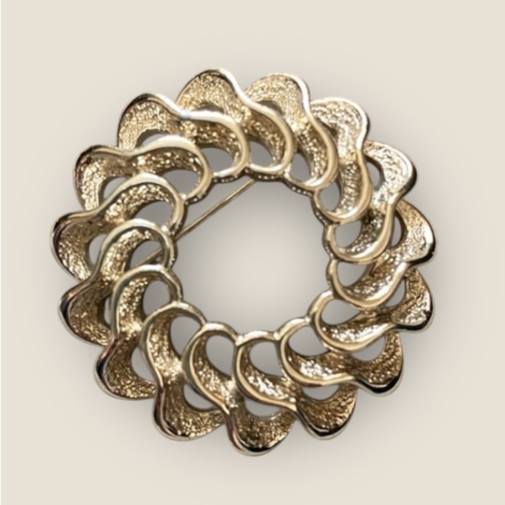 Statement Brooch Sarah Coventry Vintage Gold Tone Eternity